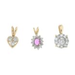 Brilliant-cut diamond cluster pendant,