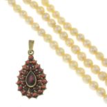 Garnet cluster pendant, stamped 900, length 3cms, 3gms.