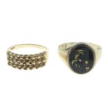 9ct gold onyx signet ring, hallmarks for 9ct gold, ring size V, 4.7gms.