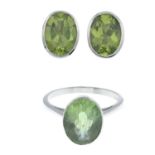 9ct gold peridot single-stone ring,