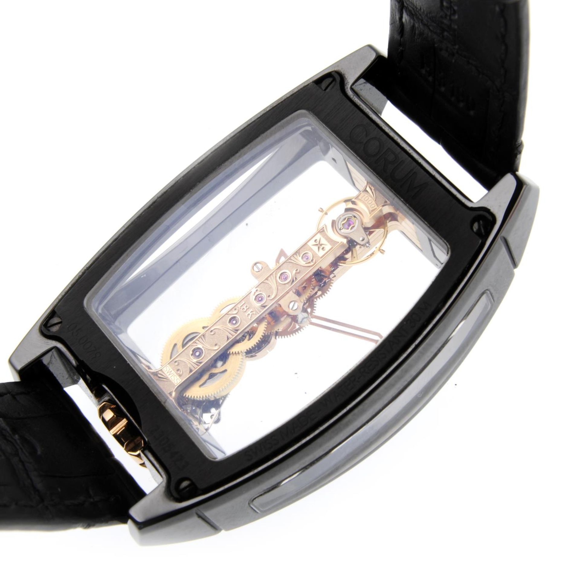 CORUM - a gentleman's Golden Bridge wrist watch. - Bild 4 aus 6