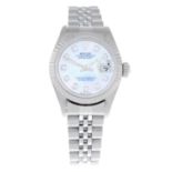 ROLEX - a lady's Oyster Perpetual Datejust bracelet watch.