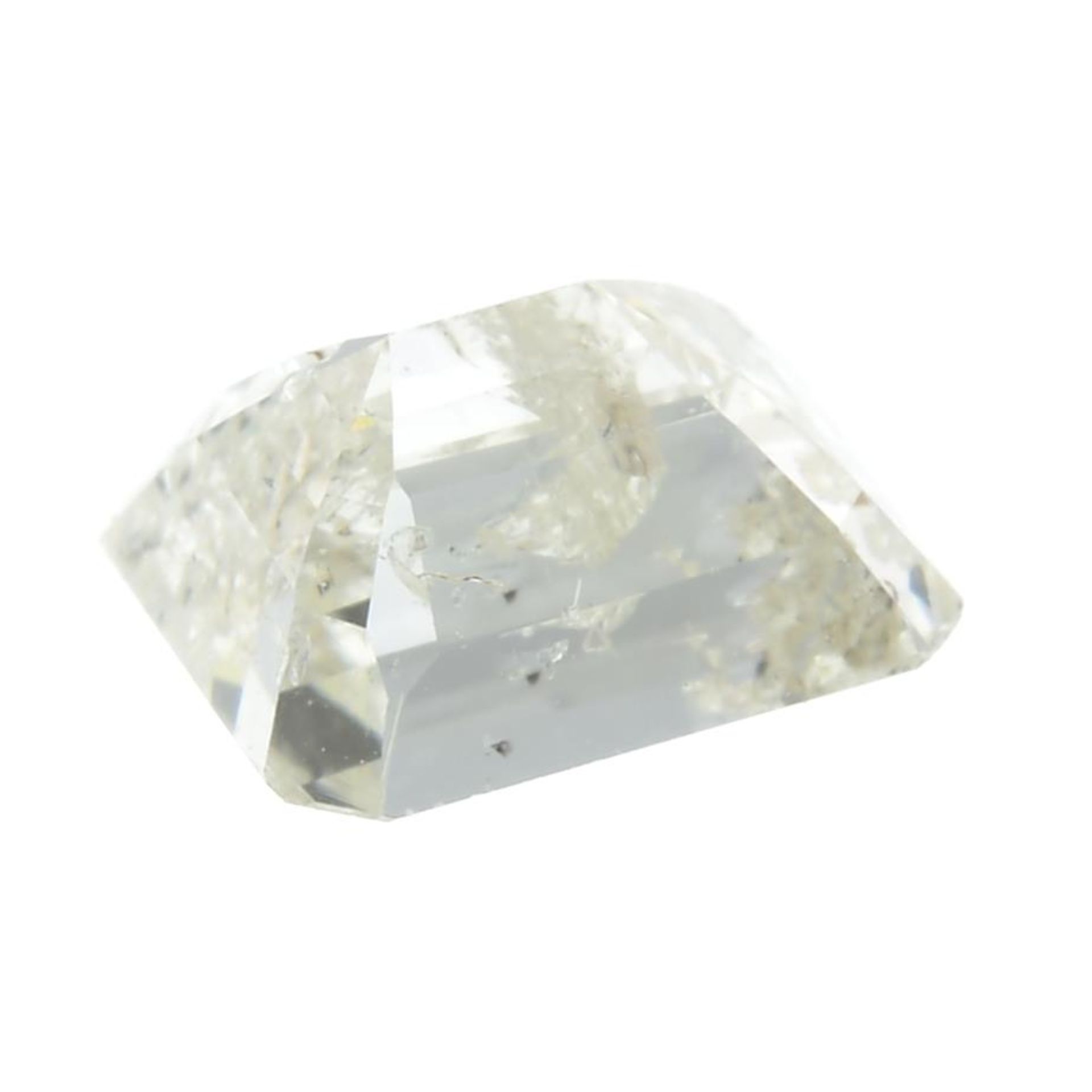 A rectangular-shape diamond. - Bild 2 aus 2
