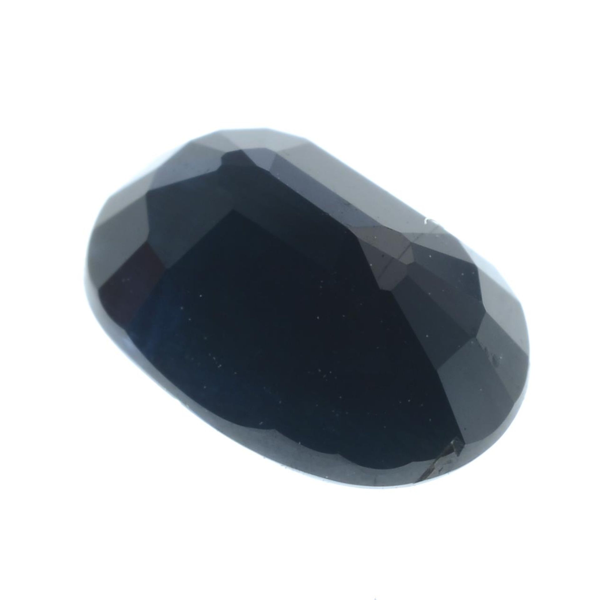 An oval-shape East African sapphire. - Bild 2 aus 4