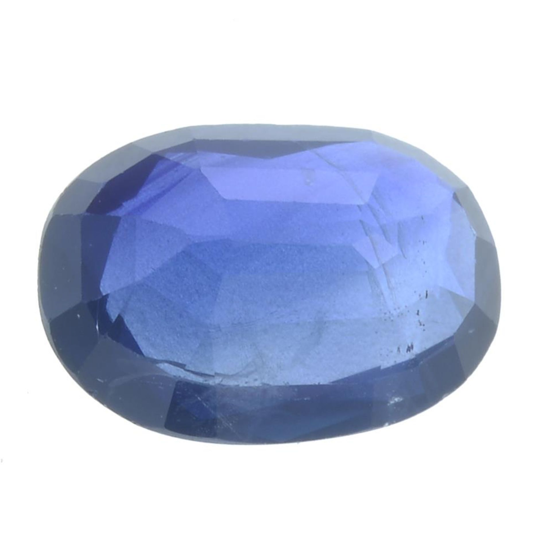 An oval-shape Thai sapphire. - Bild 2 aus 3