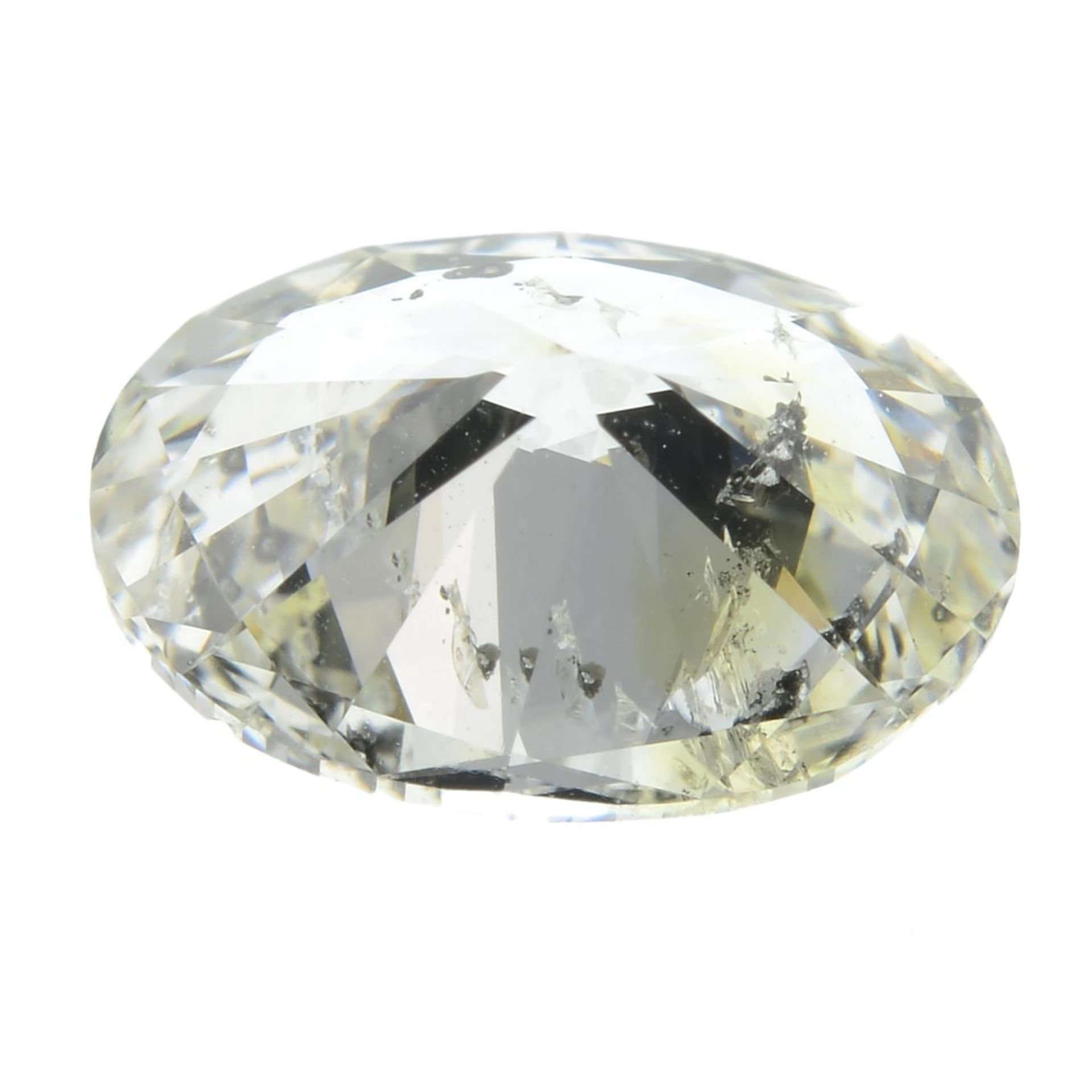 An oval-shape diamond. - Bild 2 aus 2