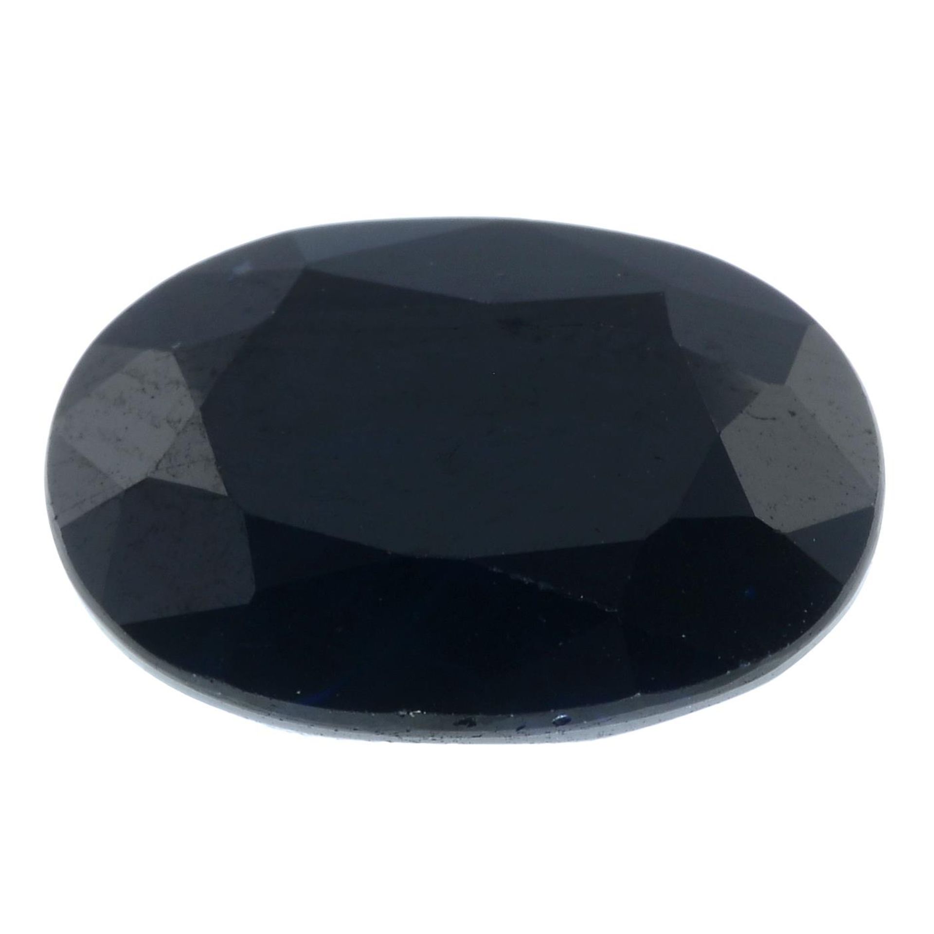 An oval-shape East-African sapphire.