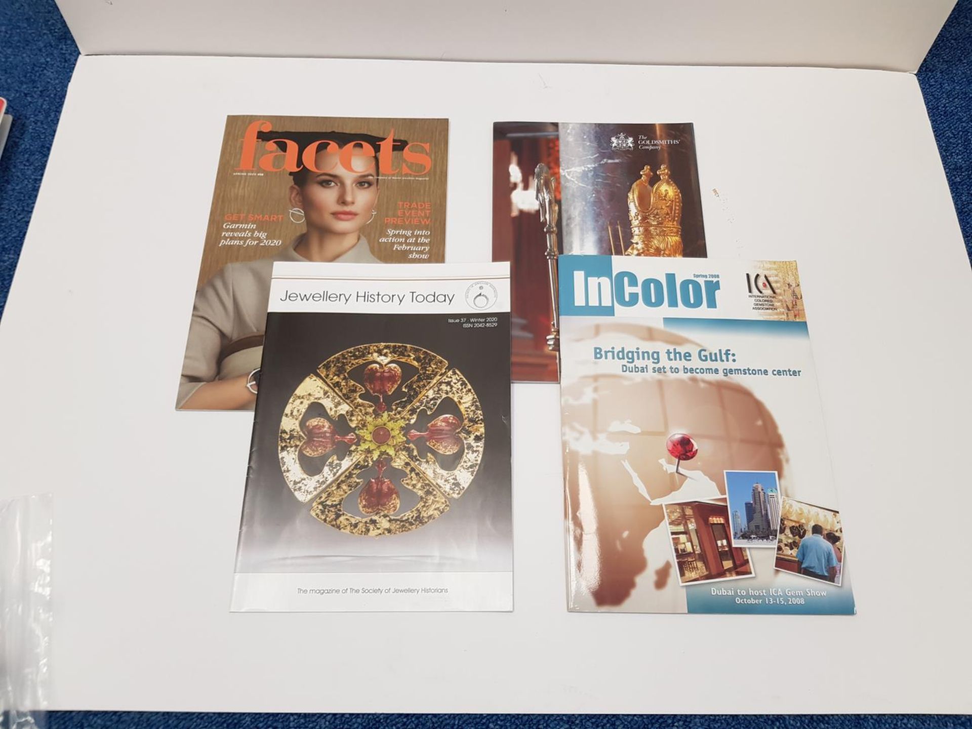 A set of Gem-A notes, 'The Jeweller' magazines, and further magazines. - Bild 4 aus 5