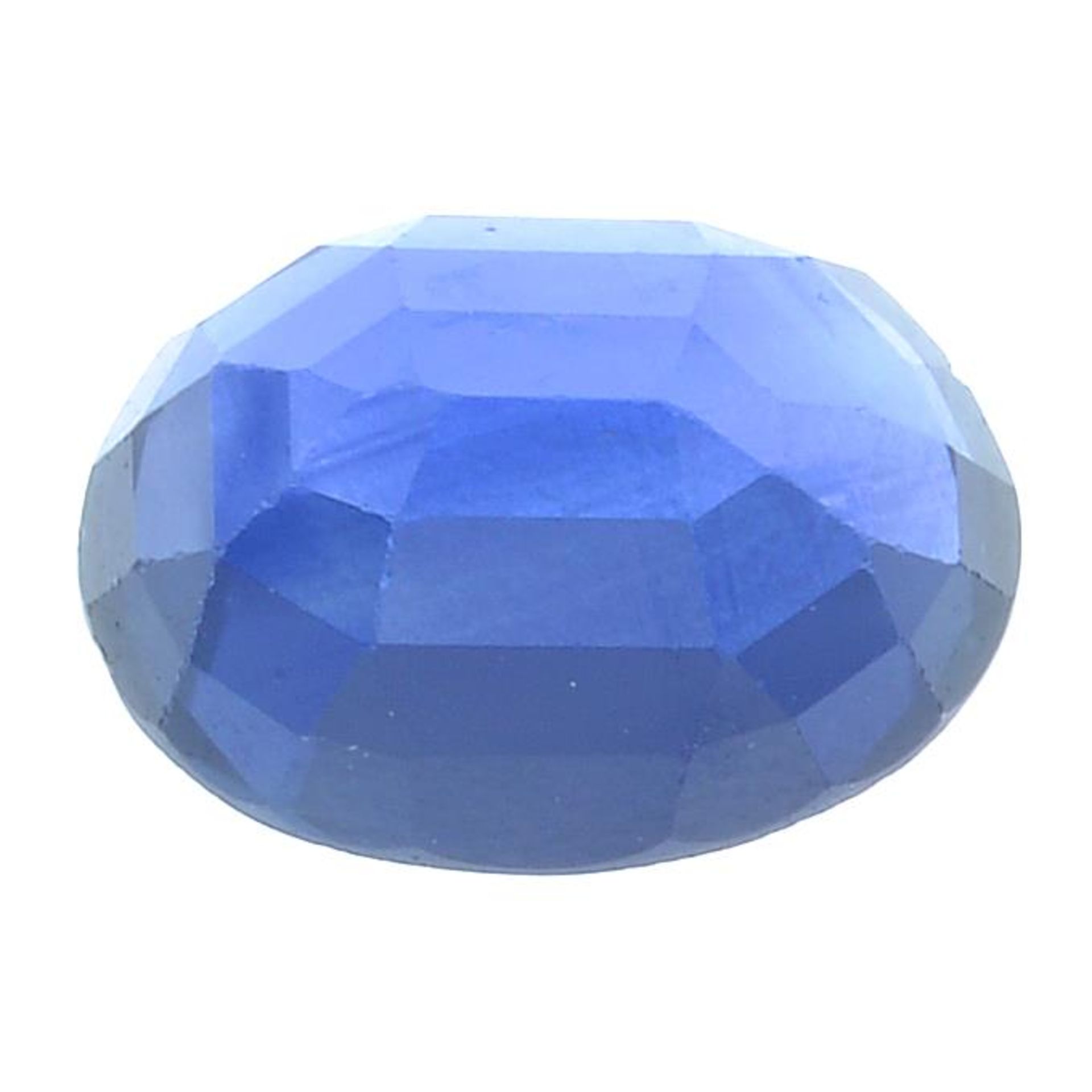 An oval-shape Thai sapphire. - Bild 2 aus 3