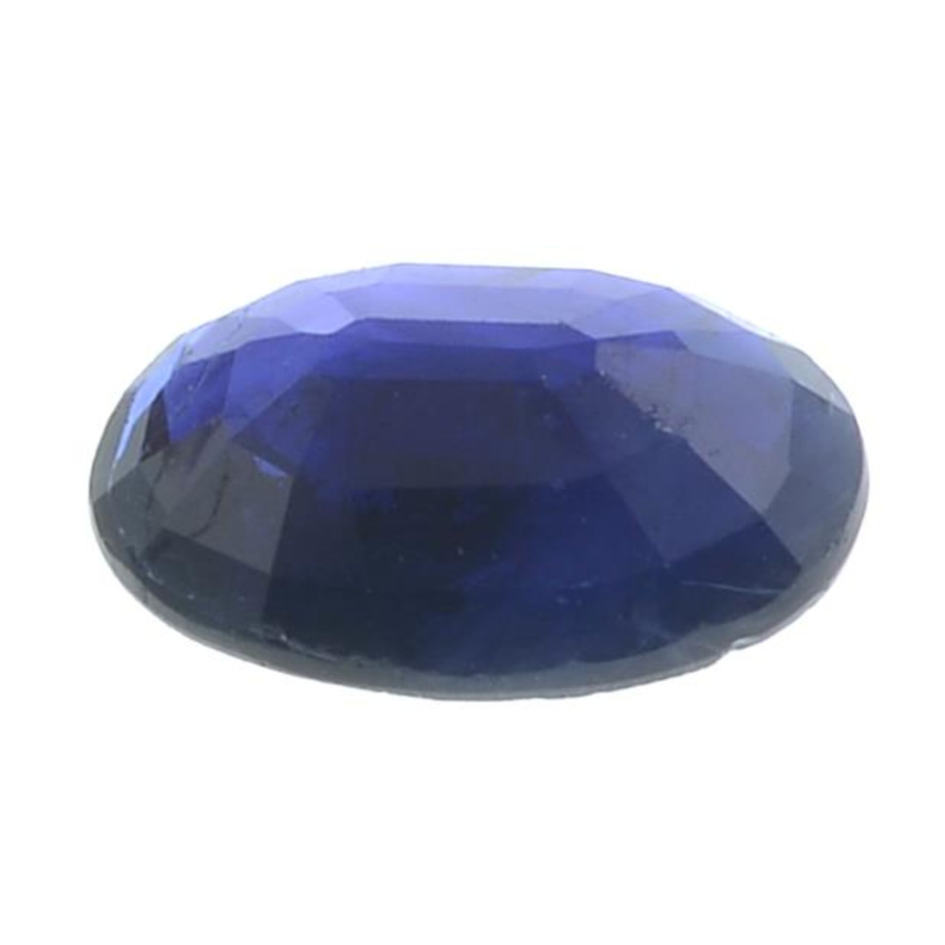 An oval-shape Thai sapphire. - Bild 2 aus 3