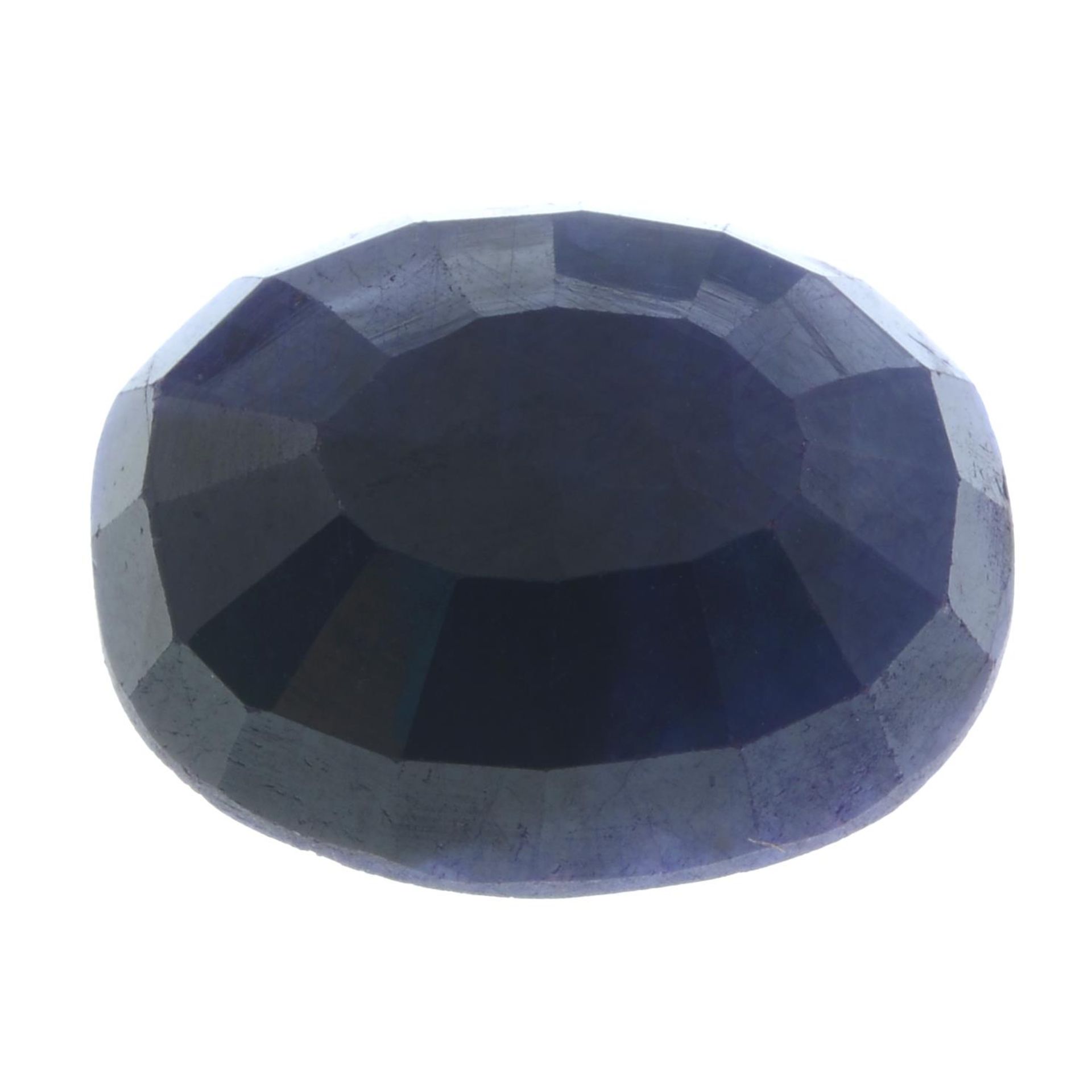 An oval-shape sapphire. - Bild 2 aus 2