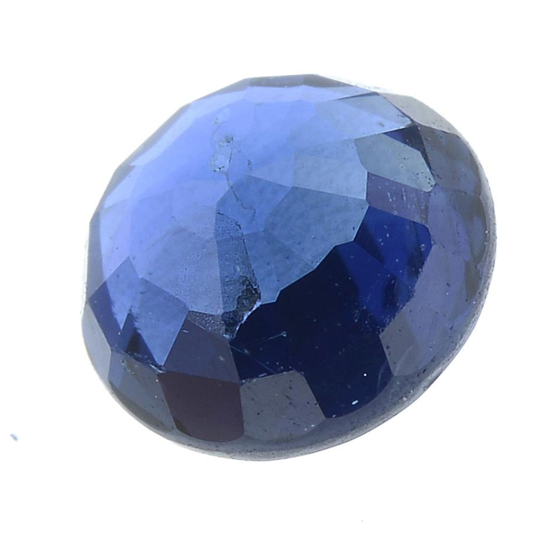 A circular-shape sapphire. - Bild 2 aus 3