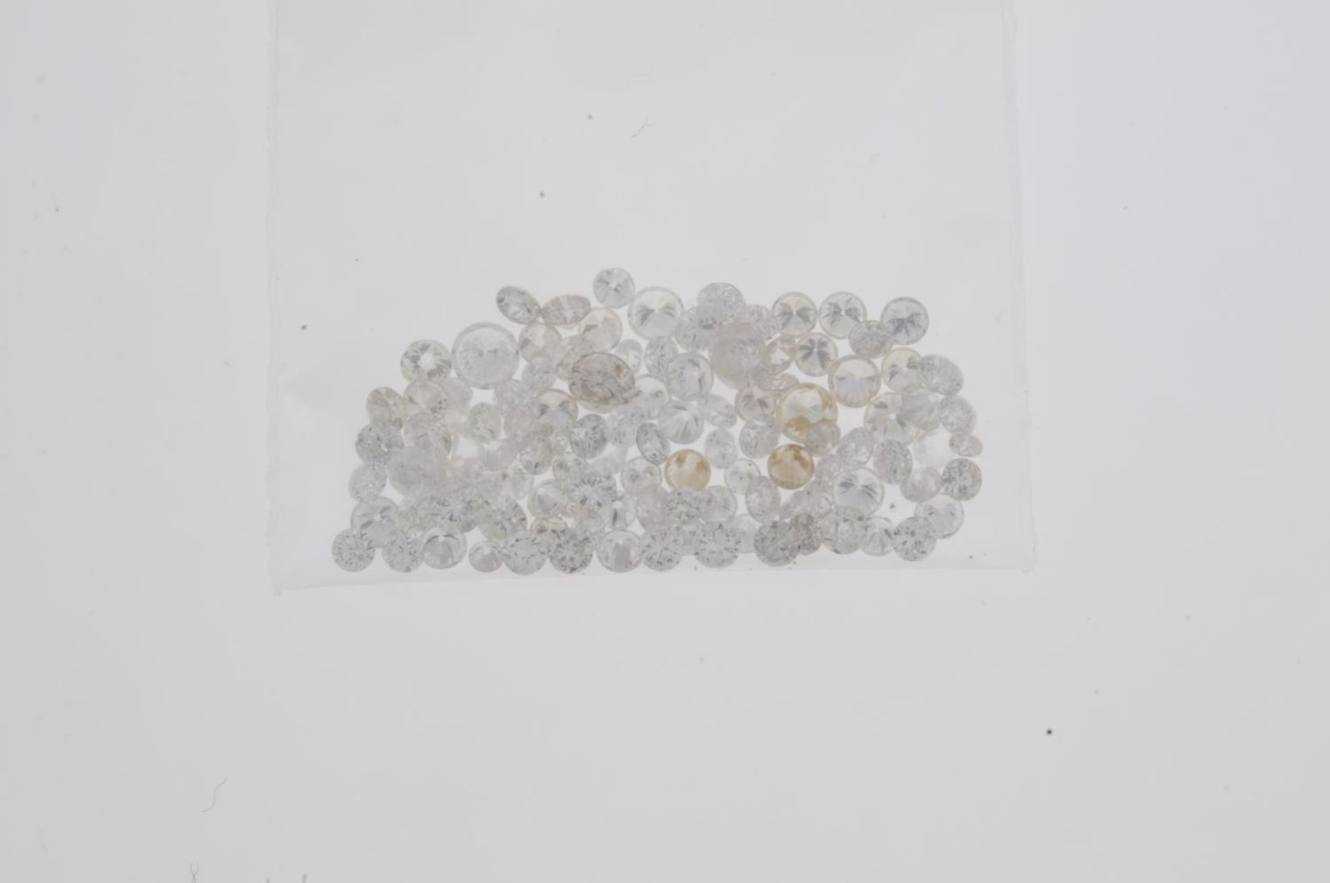 A small selection of vari-cut diamonds. - Bild 2 aus 2