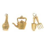 9ct gold kettle charm, hallmarks for 9ct gold, length 2.2cms, 2gms.