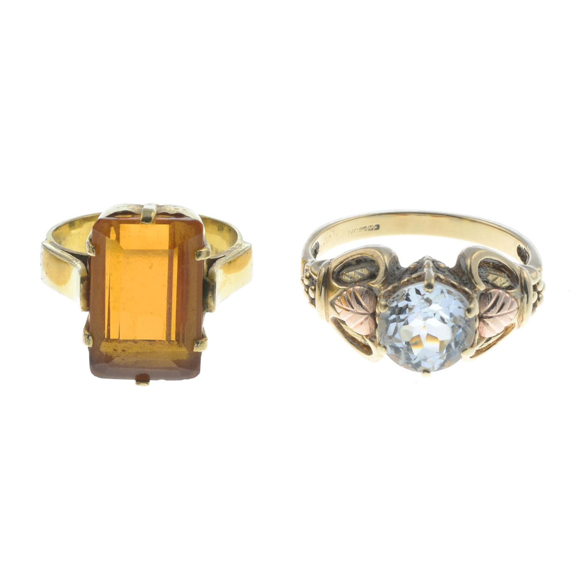 9ct gold cubic zirconia ring, hallmarks for 9ct gold, ring size R, 5.2gms.