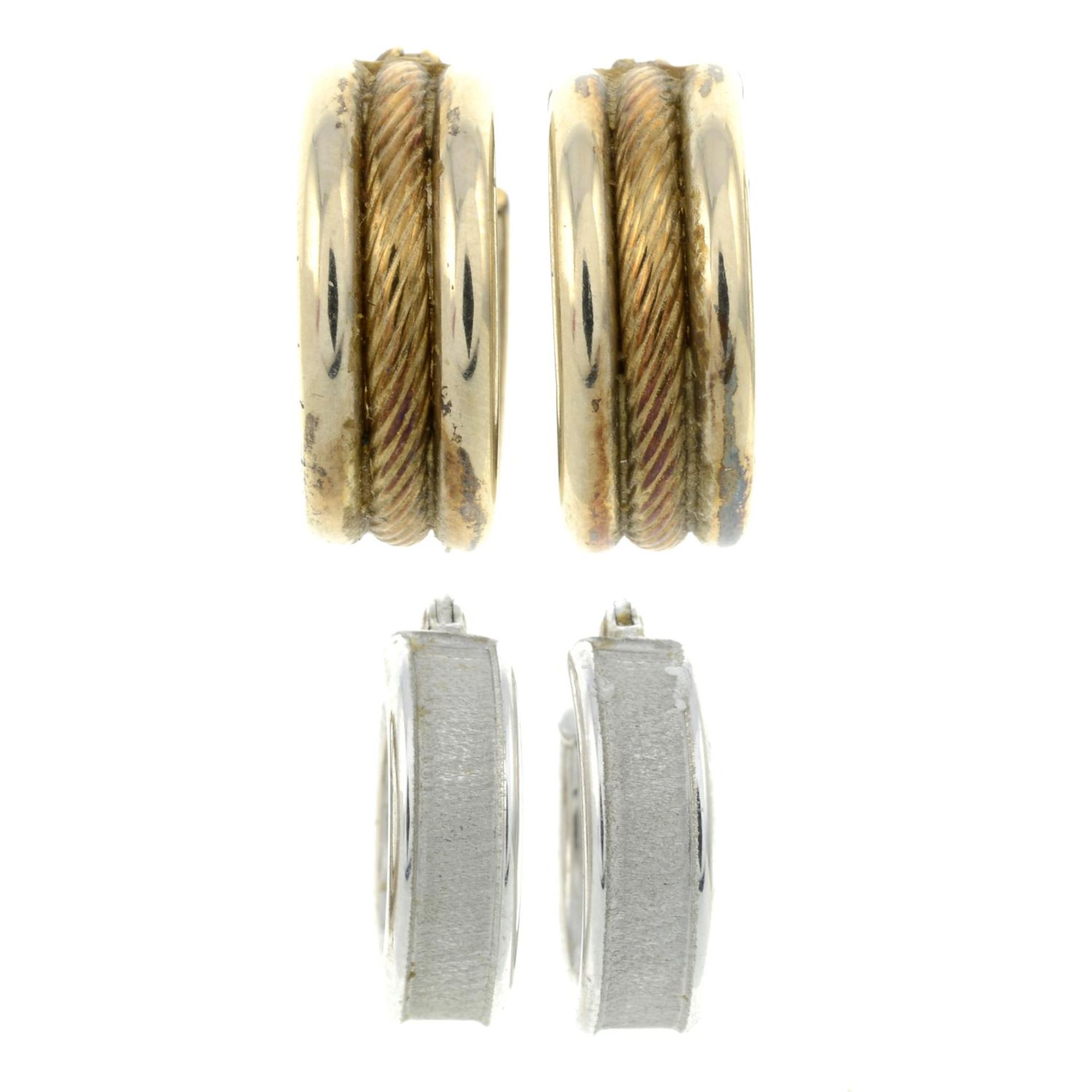 9ct gold bi-colour hoop earrings, hallmarks for 9ct gold, diameter 1.7cms, 2.8gms.