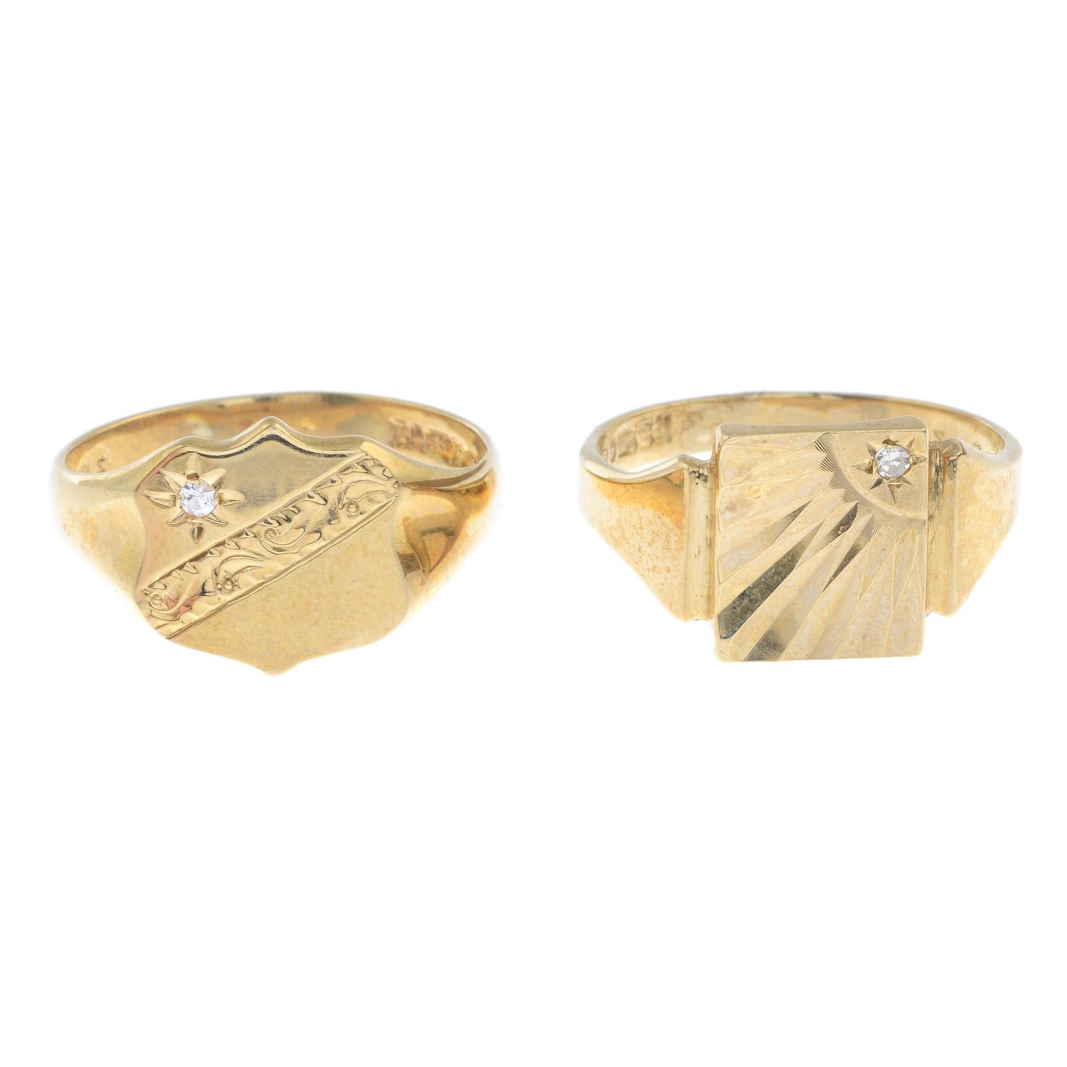 Gentleman's 9ct gold cubic zirconia signet ring,