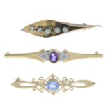 Two 9ct gold gem-set brooches, lengths 4.5 and 5.5cms.