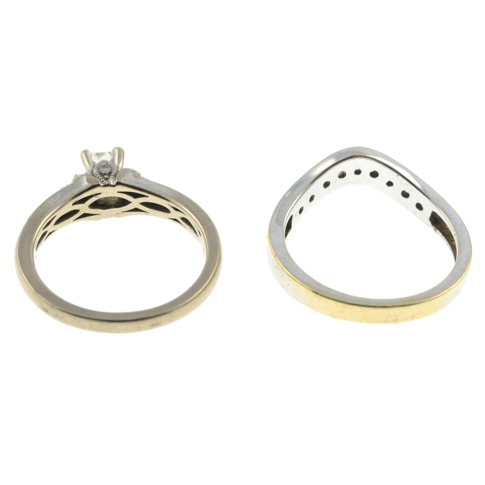 18ct gold diamond single-stone ring with diamond-set shoulders, - Bild 2 aus 2