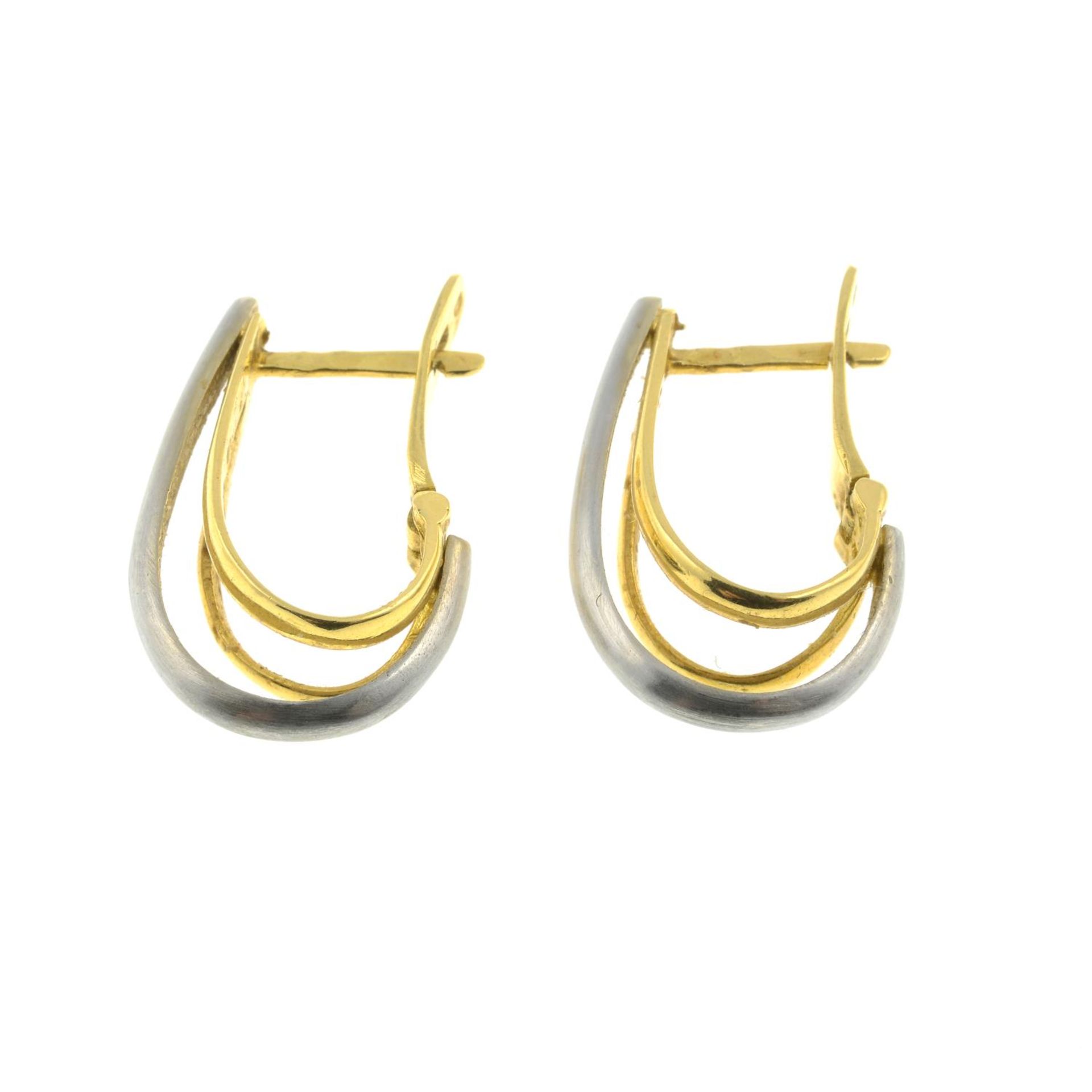 A pair of bi-colour earrings.Foreign marks. - Image 2 of 2