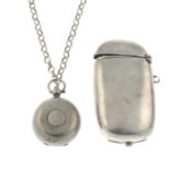 An Edwardian silver sovereign case with chain,