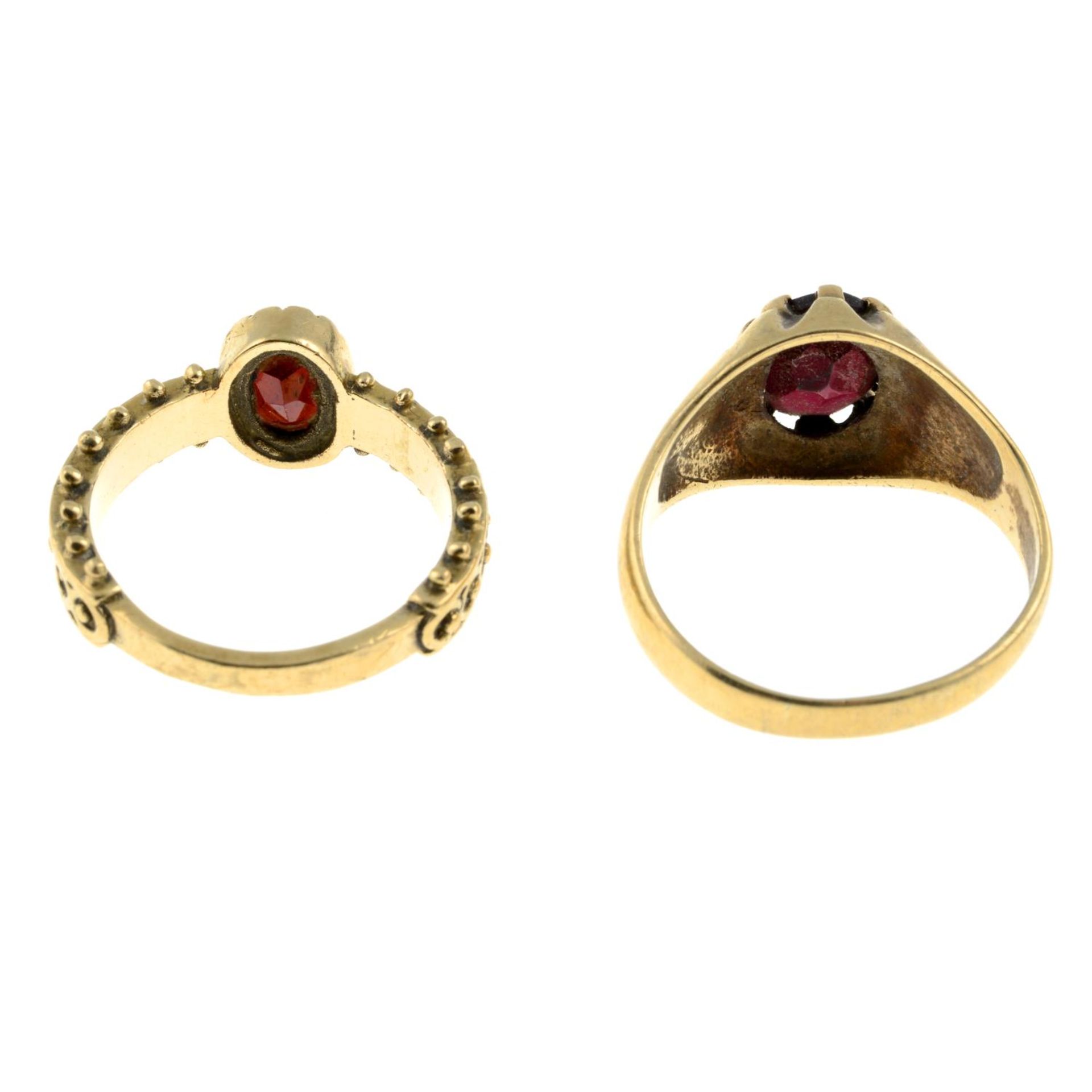 Two 9ct gold garnet rings.Hallmarks for London. - Image 2 of 3