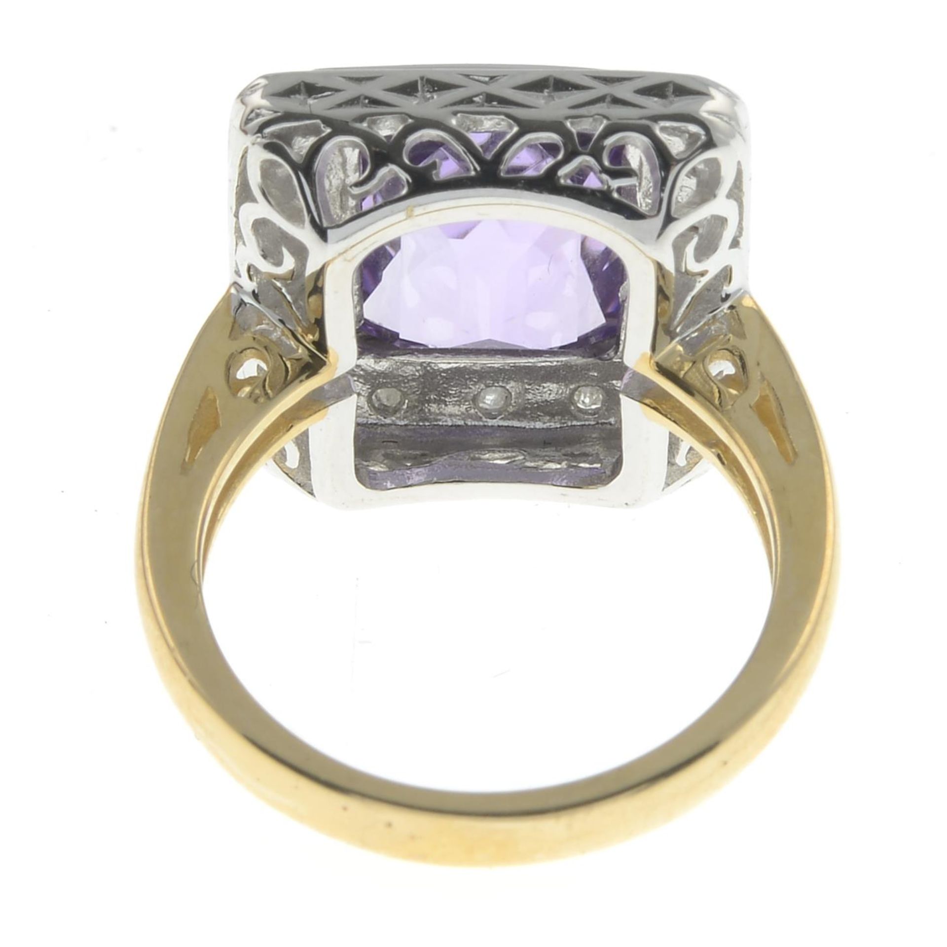 A 9ct gold amethyst and diamond cluster ring.Total diamond weight 0.10ct, - Bild 2 aus 2