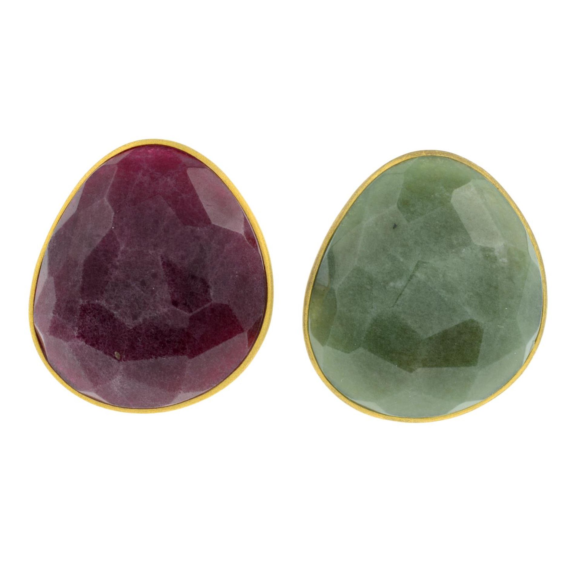 A selection of two faceted agate rings and two pairs of ruby and sapphire stud earrings,