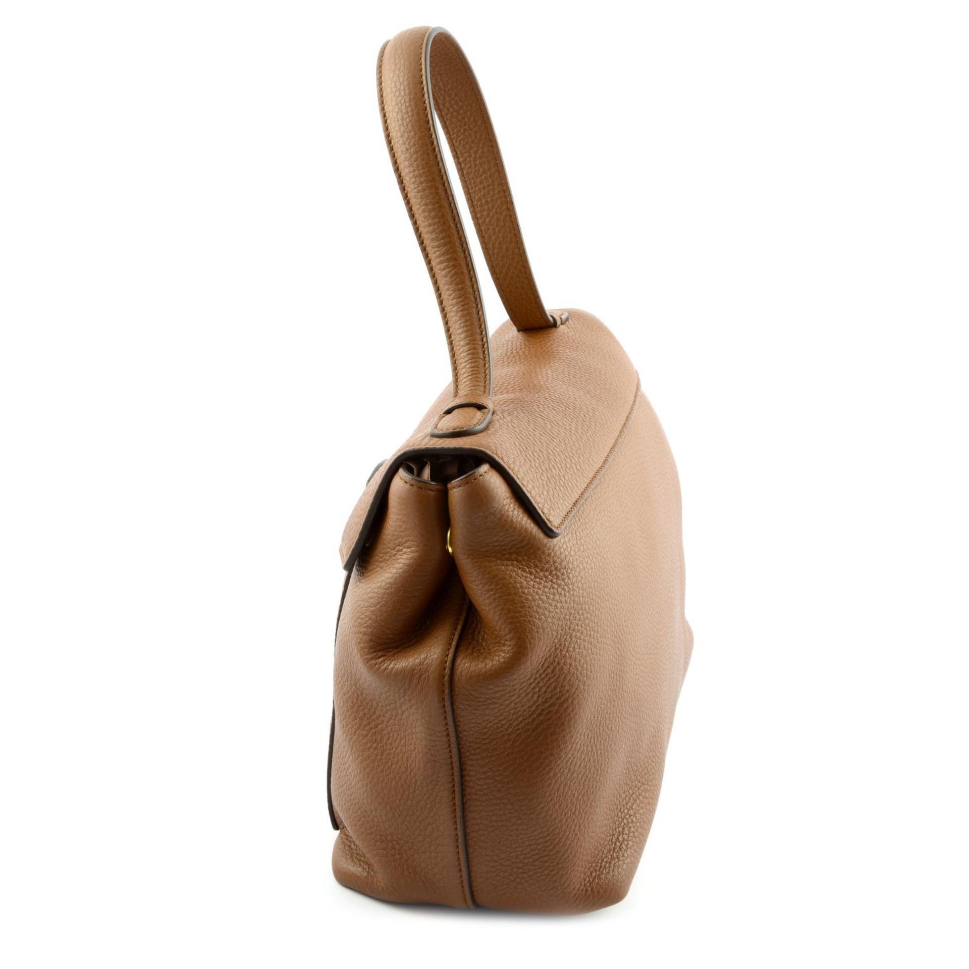 MIU MIU - a Vitello tan leather handbag. - Bild 3 aus 4