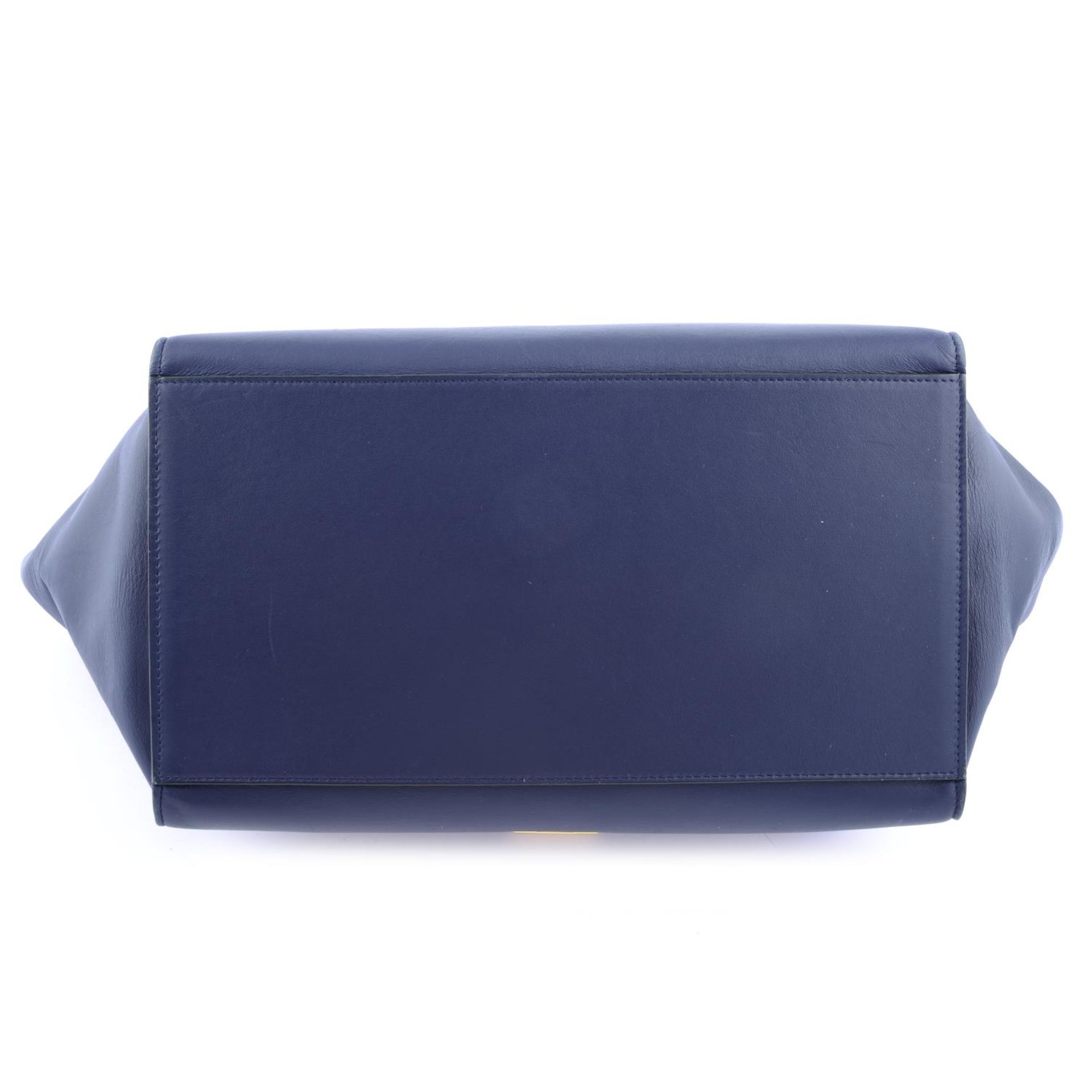 CÉLINE - a blue leather Trapeze handbag. - Bild 4 aus 4