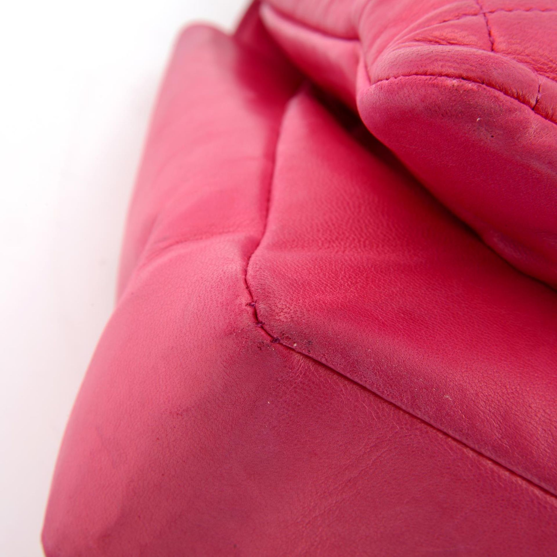 CHANEL - a pink Reissue Chocolate Bar handbag. - Bild 5 aus 7