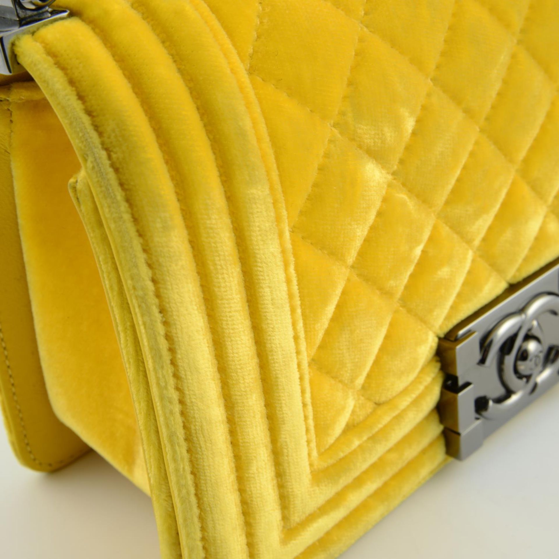 CHANEL - a Small Boy handbag. - Bild 6 aus 10