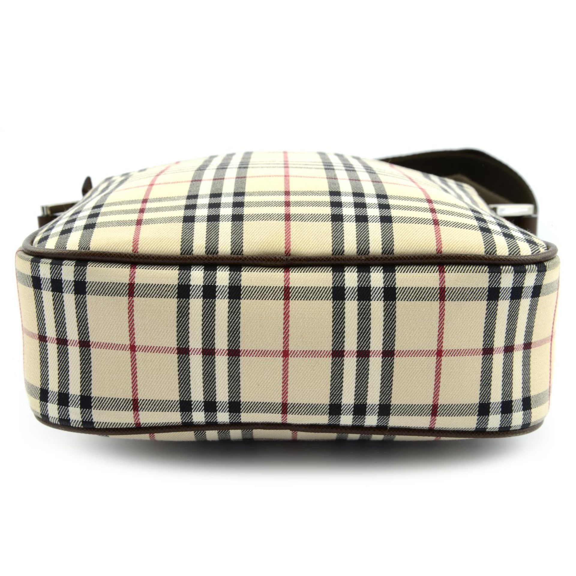 BURBERRY - a Nova Check crossbody messenger bag. - Image 4 of 4