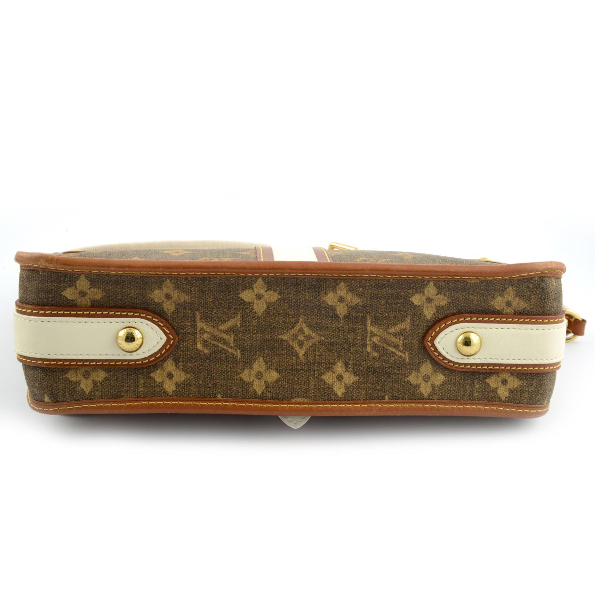 LOUIS VUITTON - a Monogram Tisse Porte Rayures shoulder bag. - Bild 5 aus 5