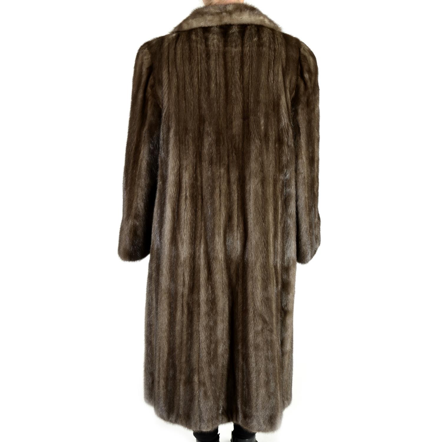 A rare full-length Lutetia mink coat. - Image 3 of 3