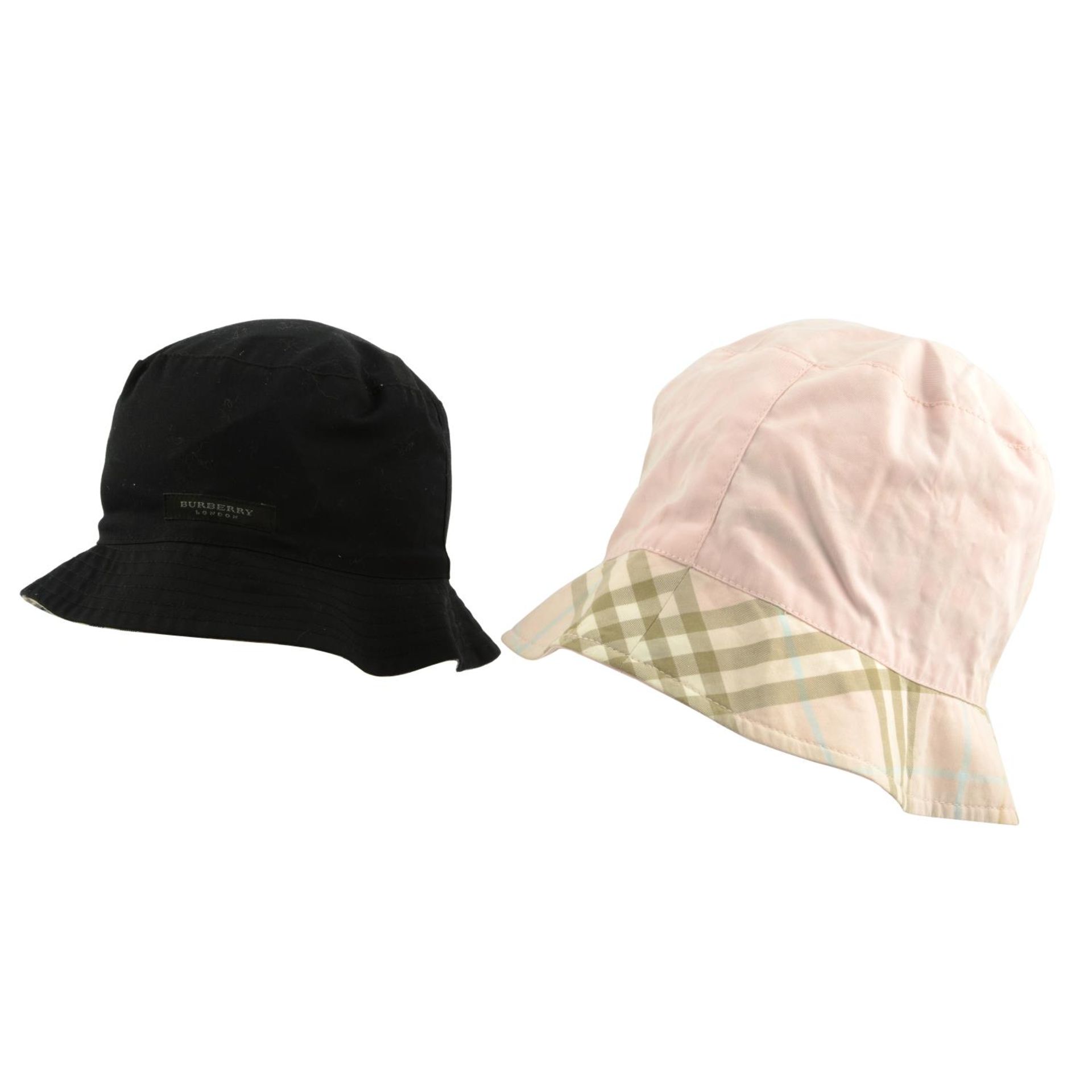 BURBERRY - four reversible bucket hats. - Bild 2 aus 3