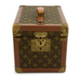 LOUIS VUITTON - a Monogram vanity case.