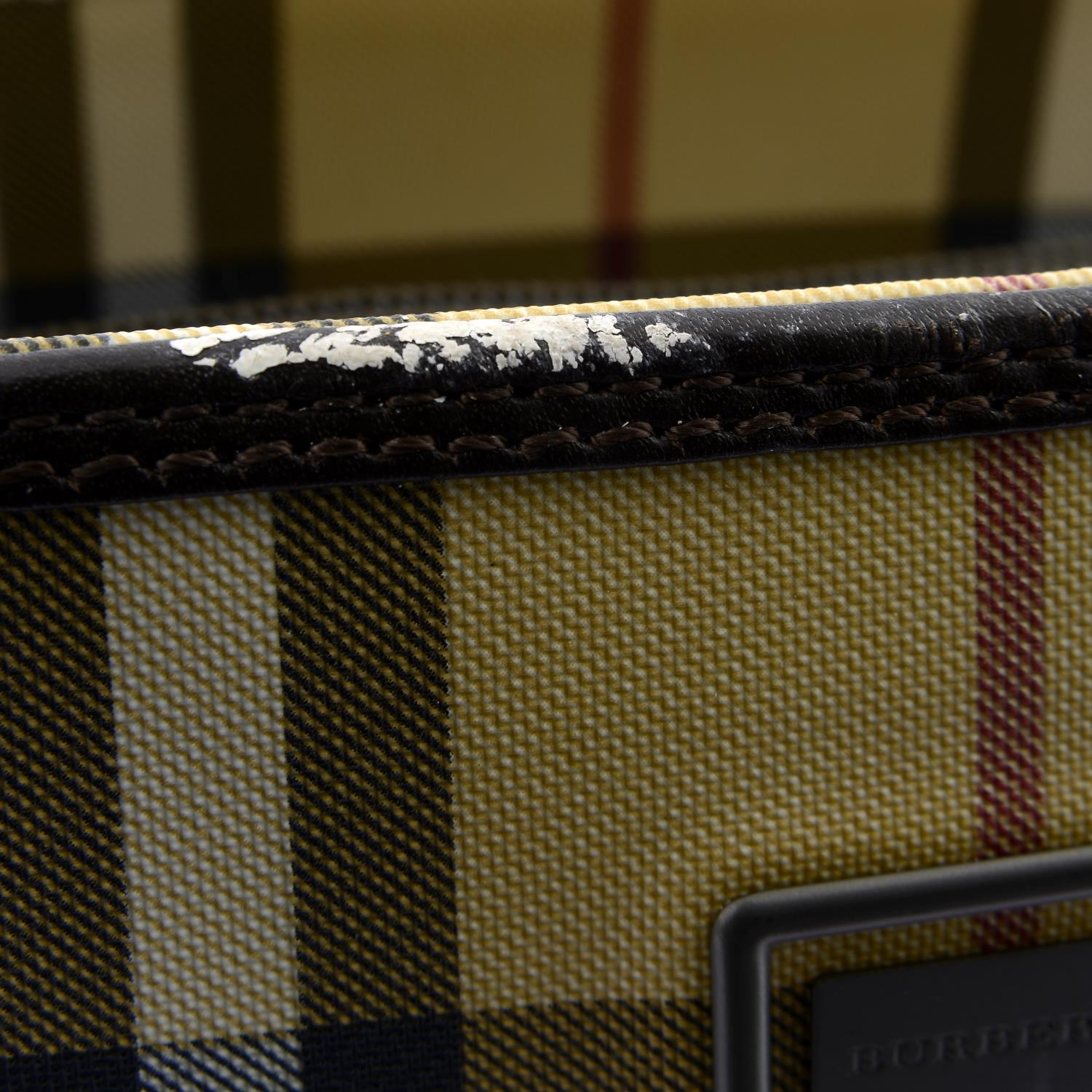 BURBERRY - a Nova Check handbag. - Image 5 of 6