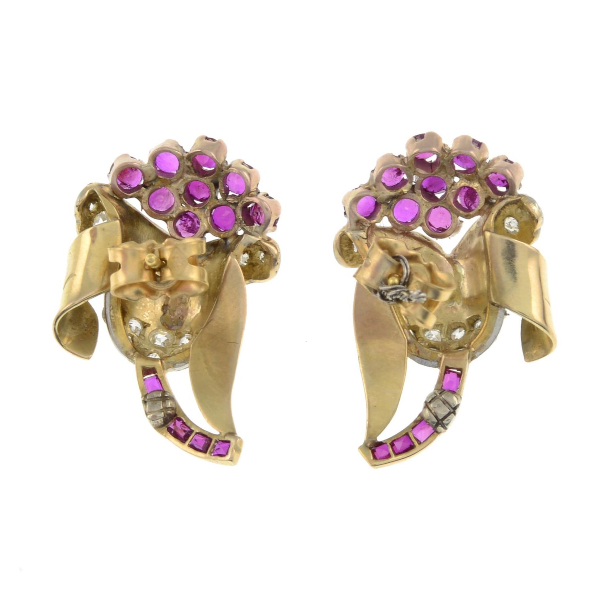 A pair of mid 20th century gold ruby and brilliant-cut diamond earrings.Estimated total diamond - Bild 2 aus 2