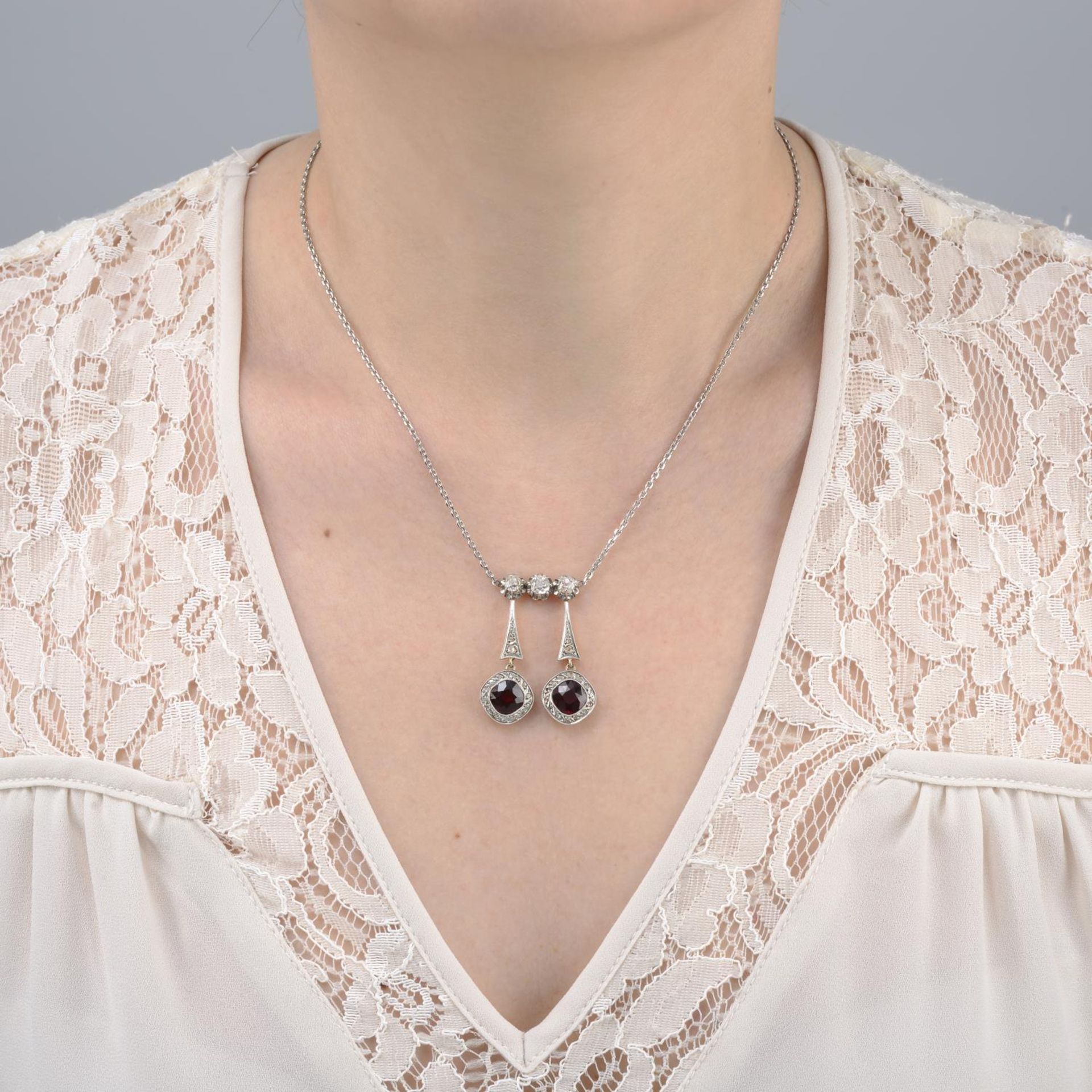 A vari-cut diamond and garnet negligee pendant, - Bild 3 aus 5