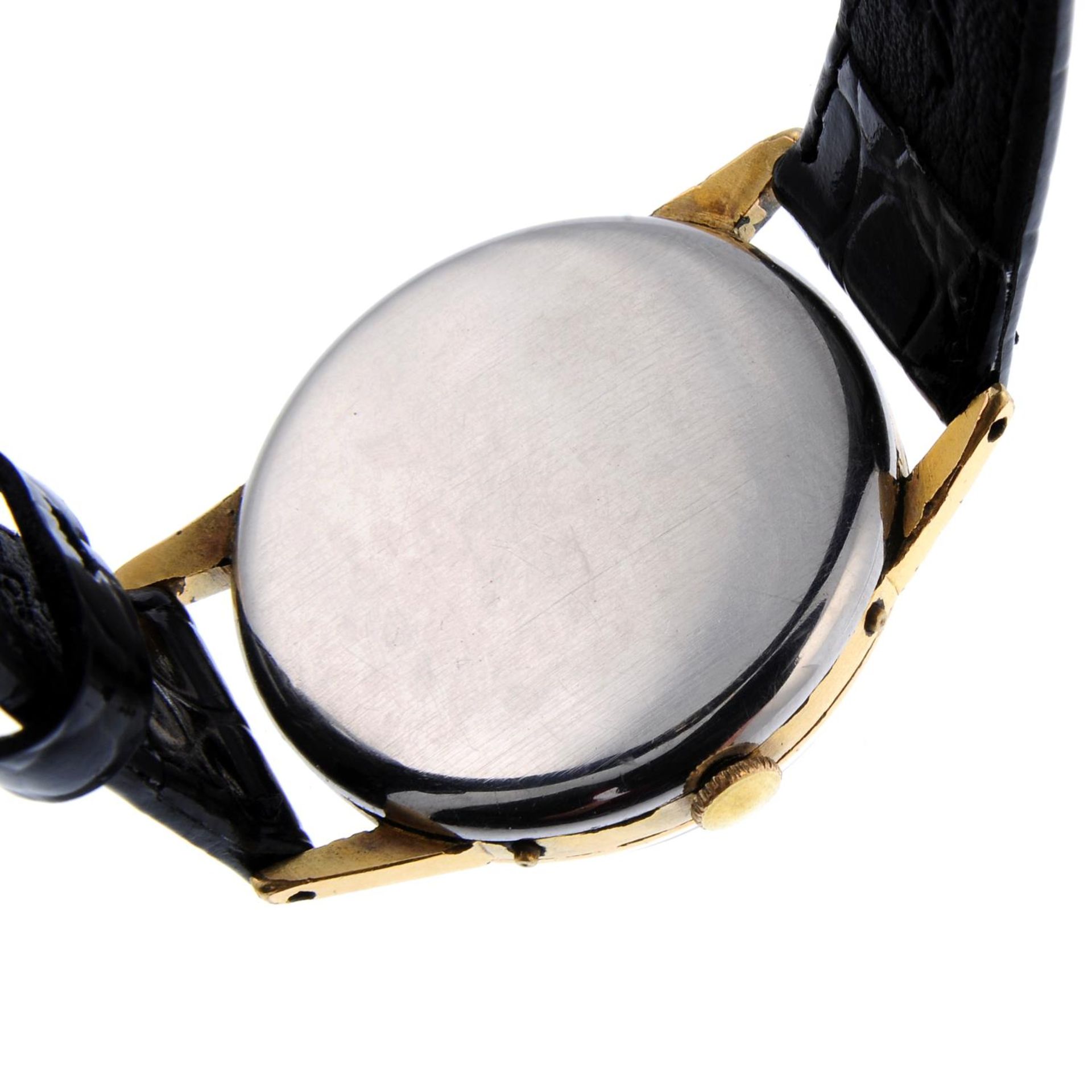 MOVADO - a gentleman's triple-date wrist watch. - Image 3 of 4