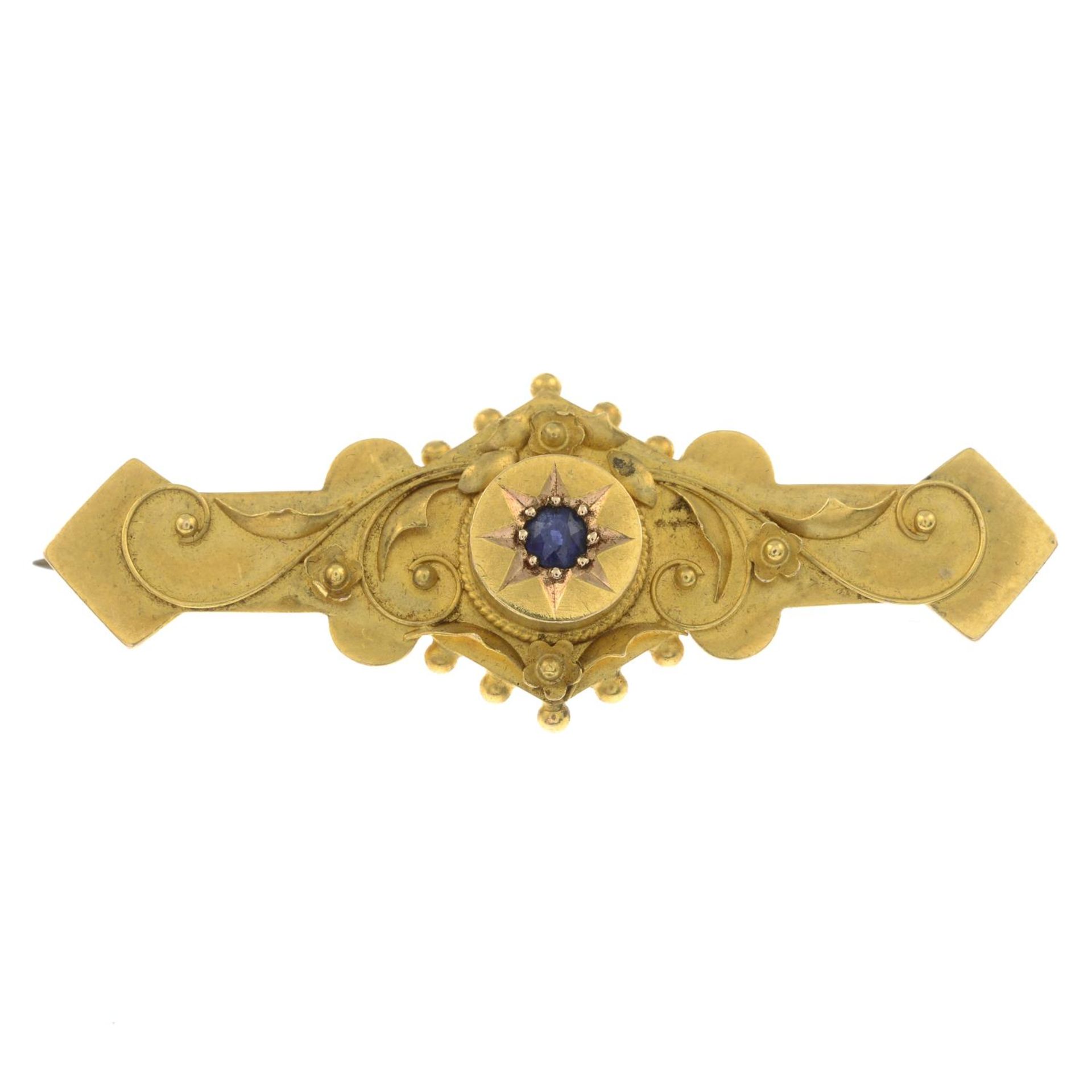 An early 20th century 15ct gold sapphire brooch.Hallmarks for Birmingham, 1910.