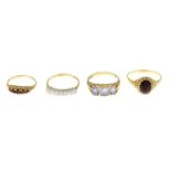 9ct gold garnet single-stone ring, hallmarks for 9ct gold, ring size T, 2.7gms.