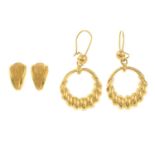 Textured earrings, stamped 750, length 1.3cms, 1.9gms.