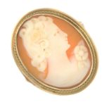 A 9ct gold shell cameo ring.Hallmarks for 9ct gold, partially indistinct.