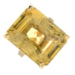 A citrine single-stone ring.Stamped Y18.