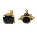 9ct gold agate, onyx and bloodstone swivel fob, hallmarks for 9ct gold, length 2.2cms, 4.2gms.