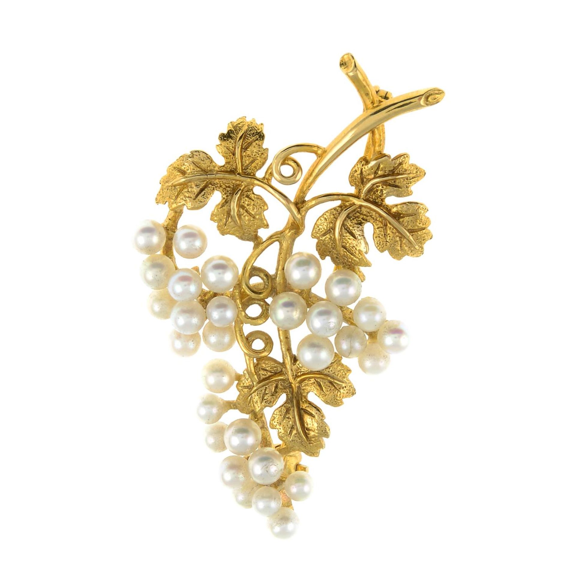 A 9ct gold cultured pearl grape brooch.Hallmarks for 9ct gold.