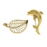 9ct gold dolphin brooch, hallmarks for 9ct gold, length 3.6cms, 2.6gms.