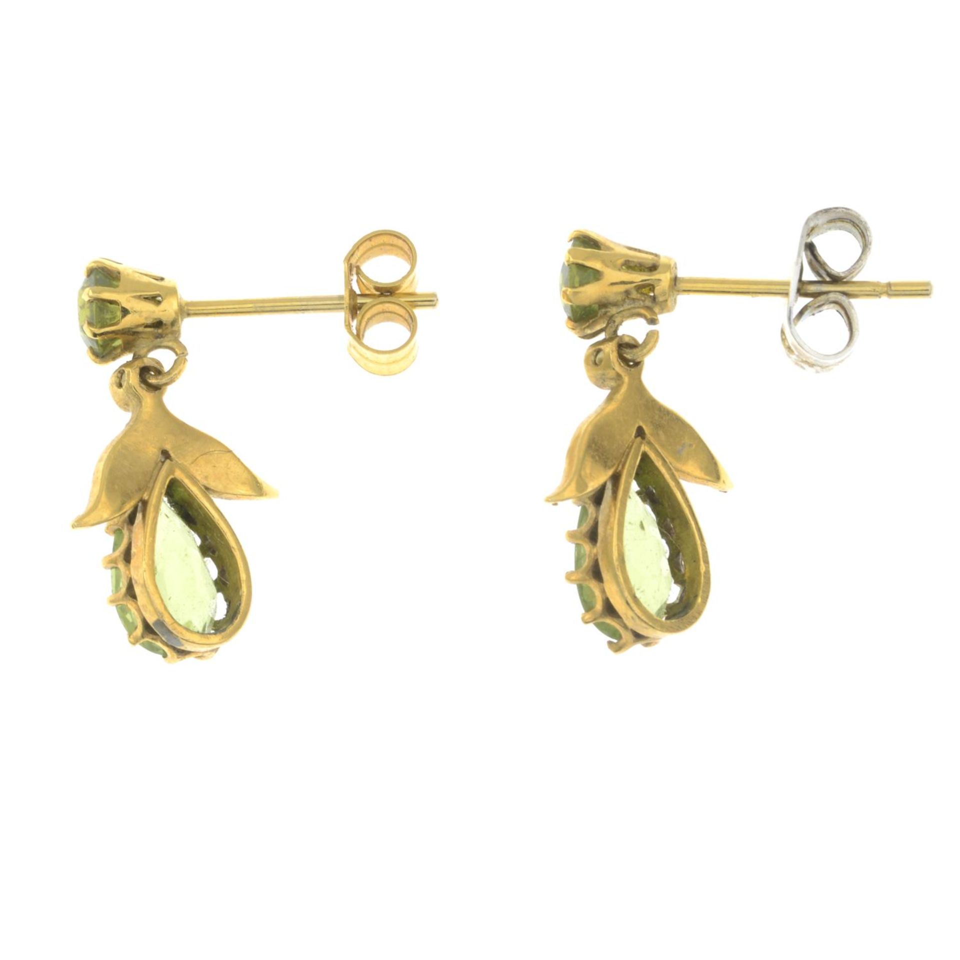 A pair of peridot and split pearl earrings.Length 1.7cms. - Image 2 of 2